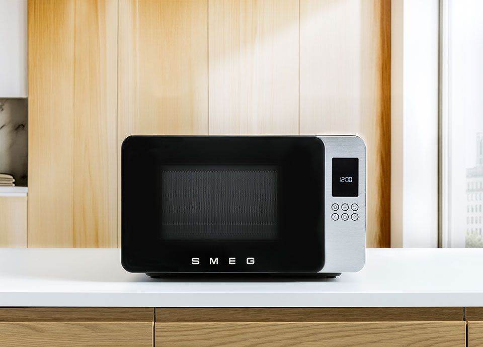 MOC01 : Mikrovlnná rúra na pracovnú dosku s grilom