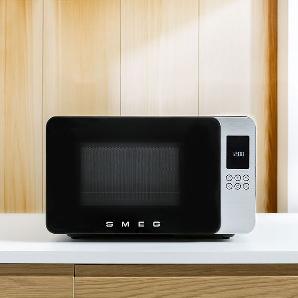 Microonde da appoggio in acciaio inox con porta con vetro nero