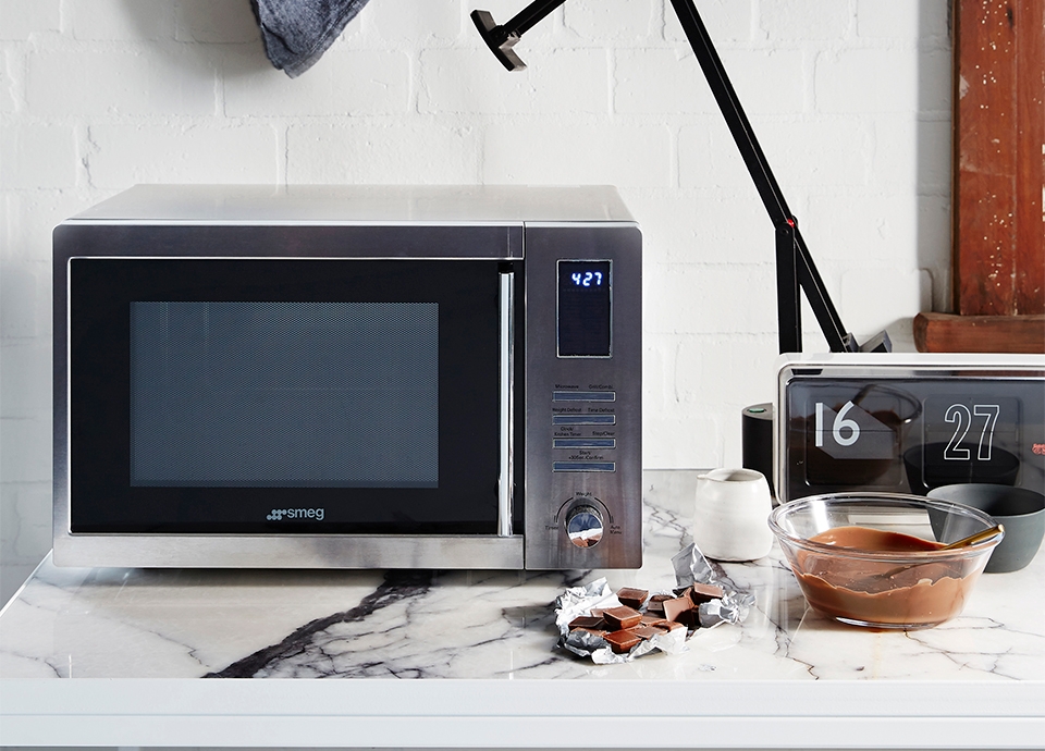 Freestanding Microwave MOE34CXIUK Smeg