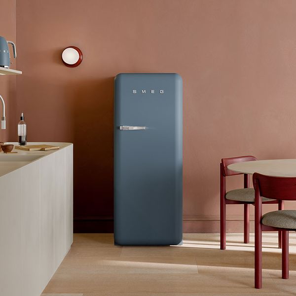 Smeg FAB28 fridge in storm blue