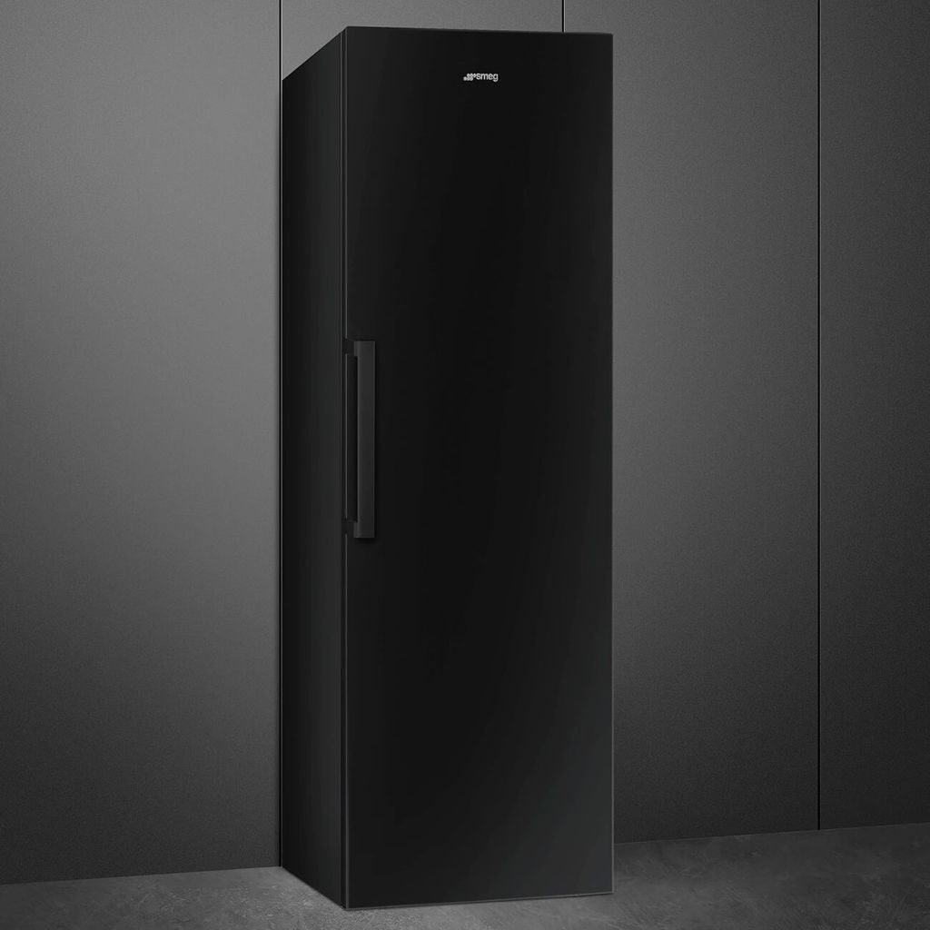 Freestanding larders