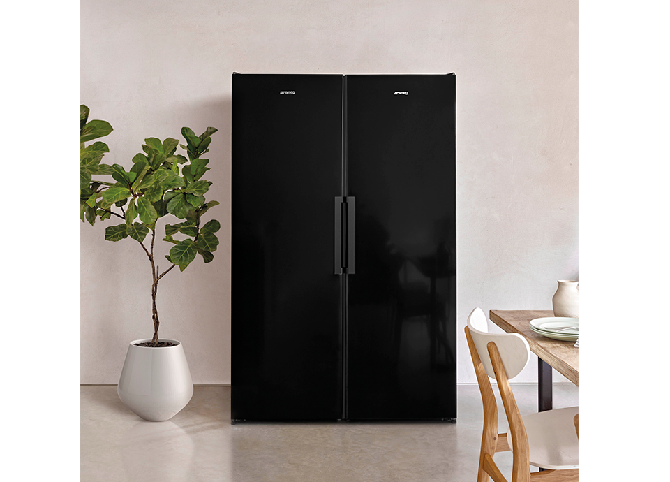 Maximum storage : New all black refrigeration