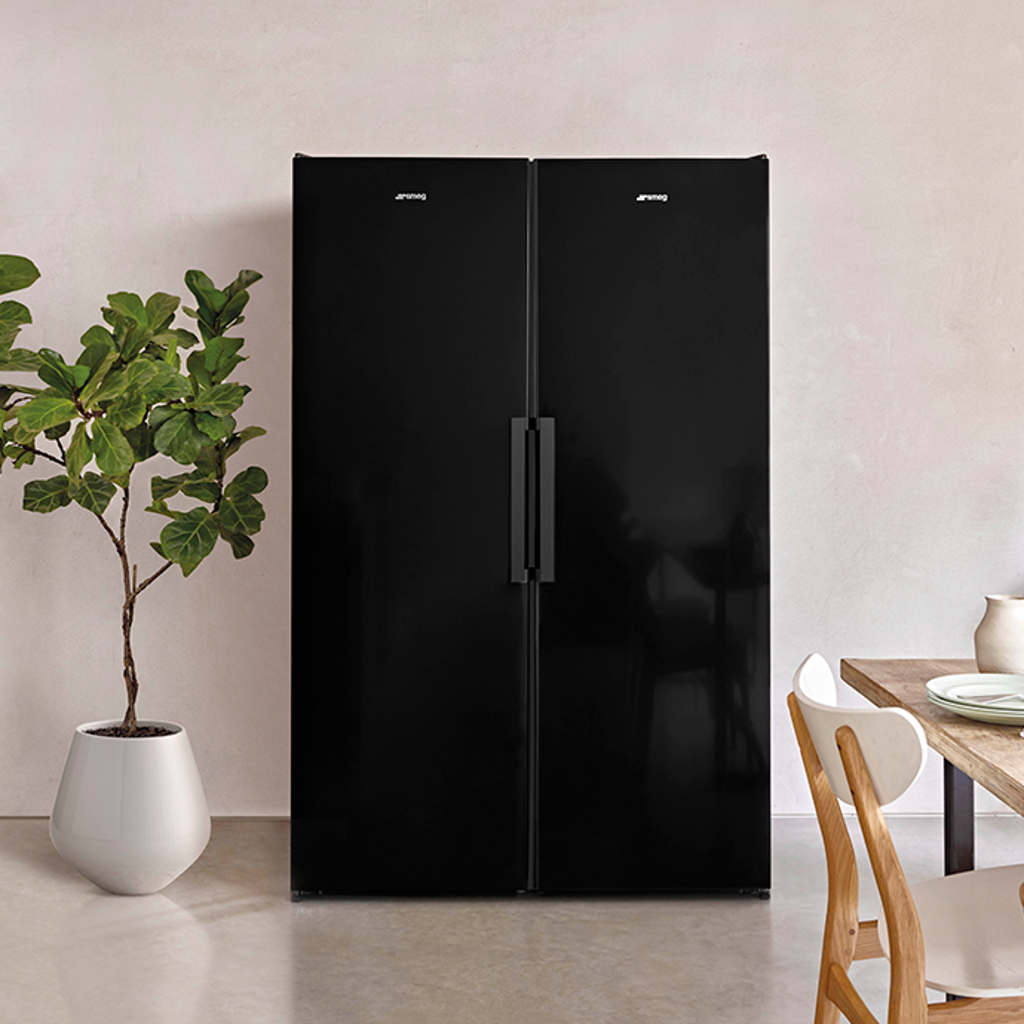 Maximum storage : New all black refrigeration