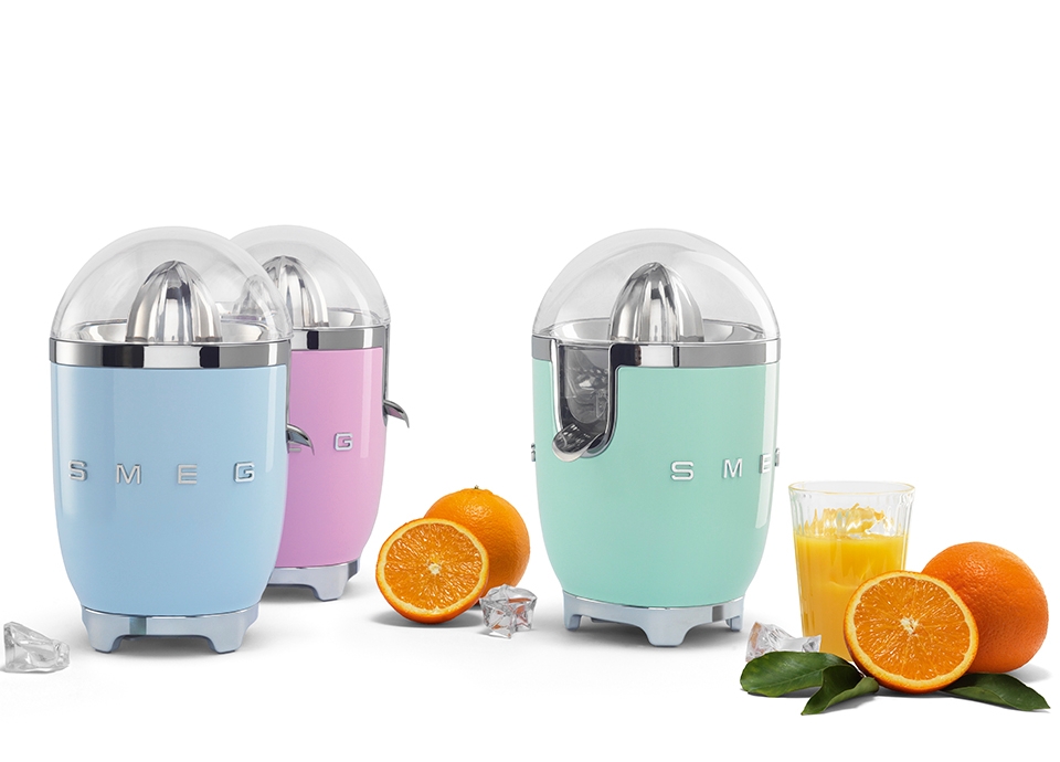 Smeg Citrus Juicers - Manually Pressed Juice | Smeg UK