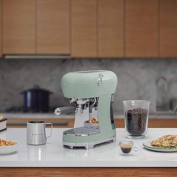 Smeg retro coffee machine ECF02