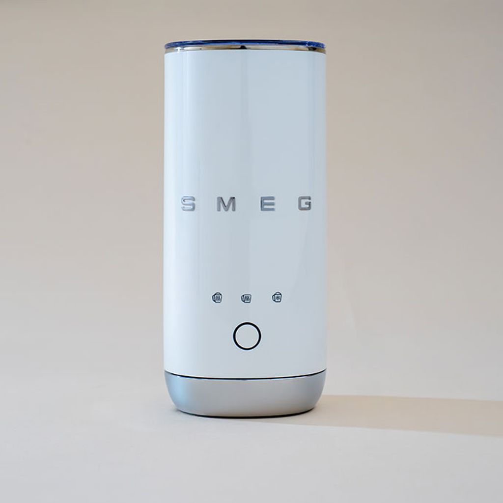 Batedor de leite Smeg azul pastel
