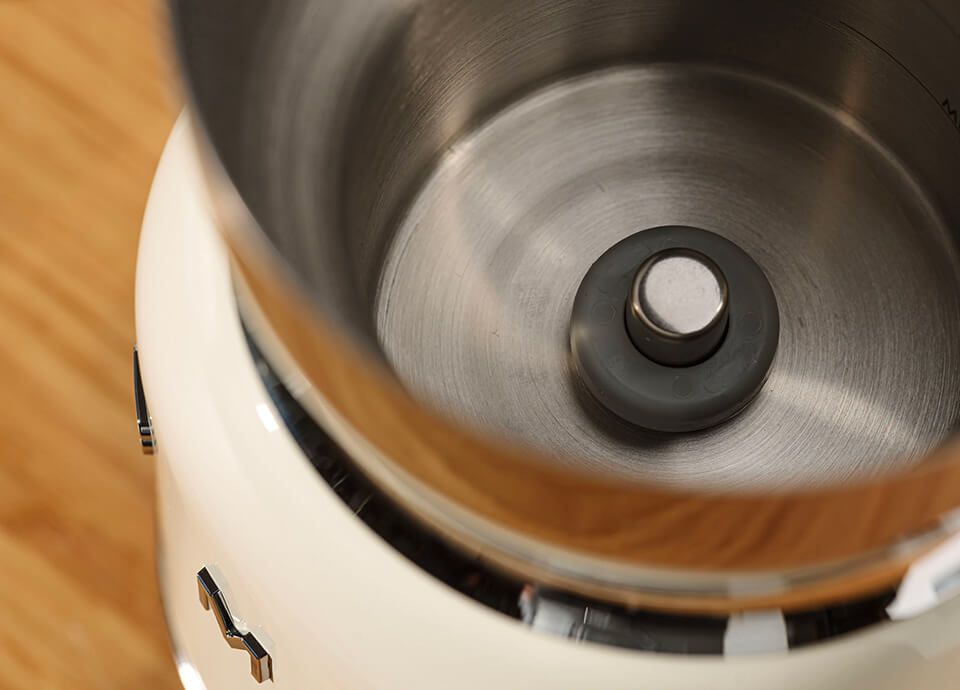 Cappuccino, hot milk or iced frappé? Unlimited coffee break choices