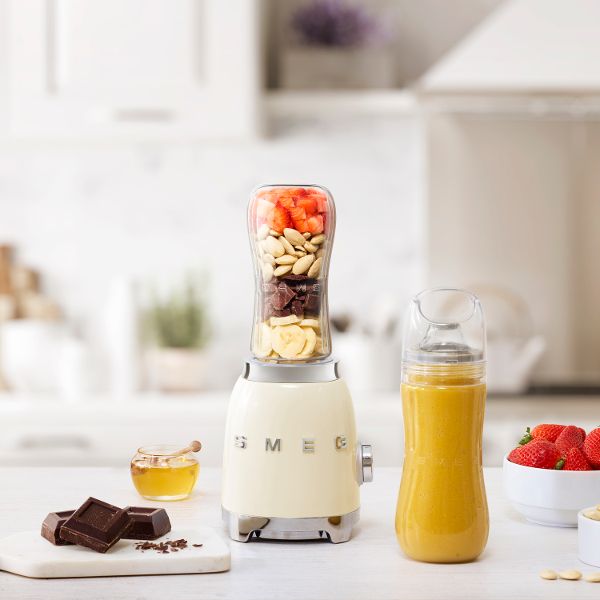 Mini Blender:  multifonction et compact, apportez du style à la cuisine avec Smeg I SMEG FRANCE