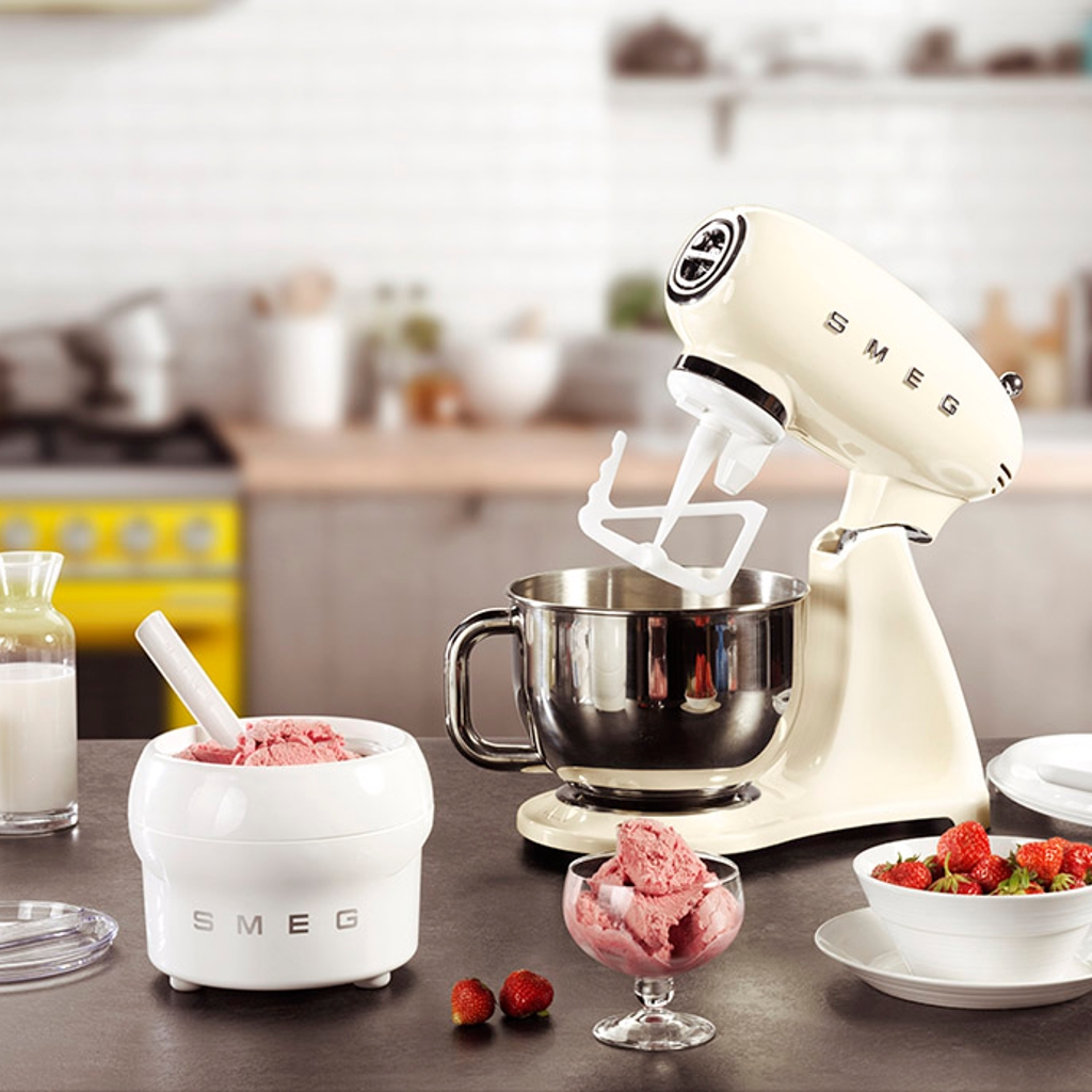Une sorbetière offerte pour l'achat d'un robot sur socle SMEG