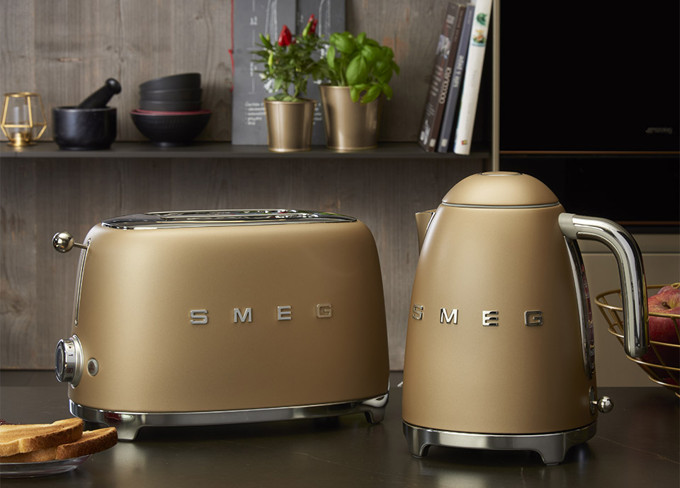 Grille pain noir Smeg - Angimage