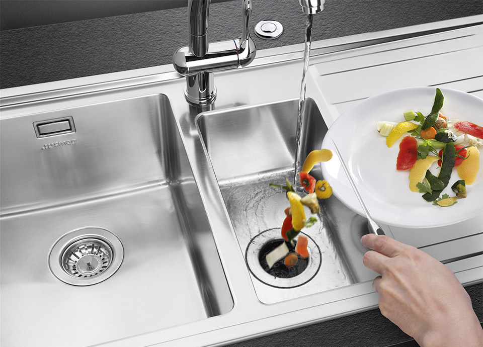 Waste disposal kit by Smeg