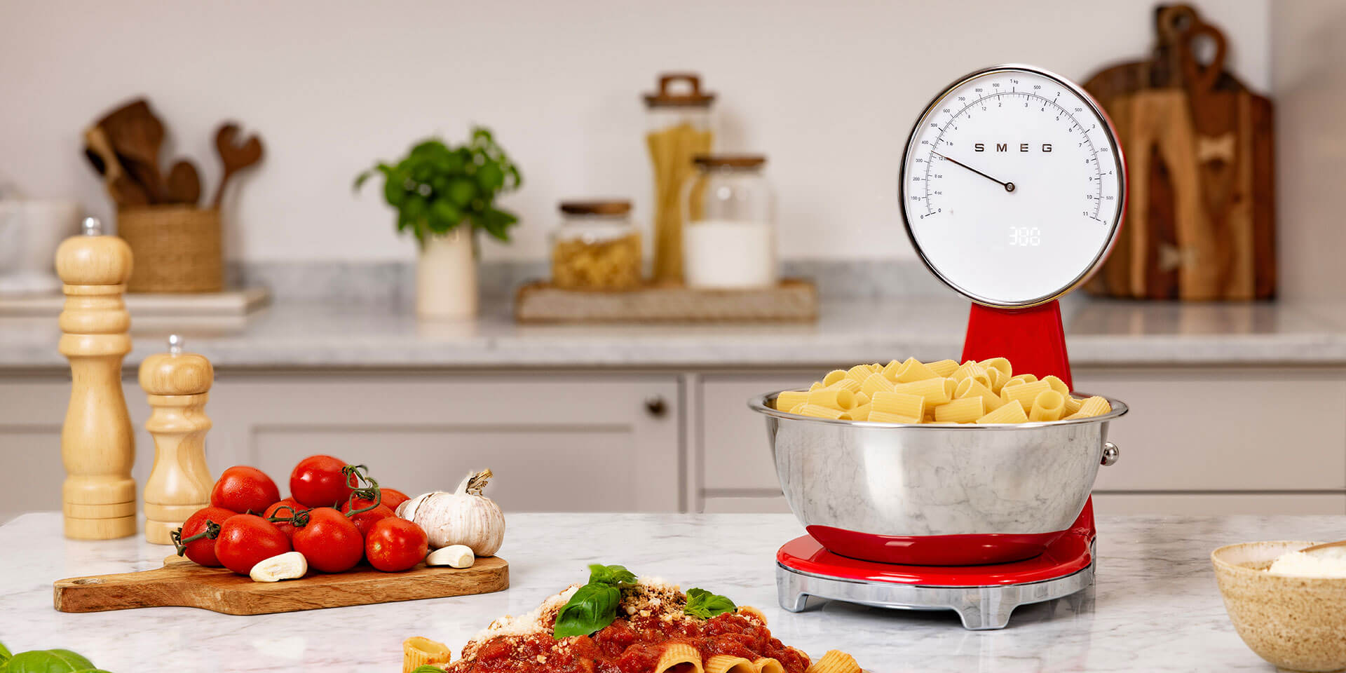 Smeg retro kitchen scales in red