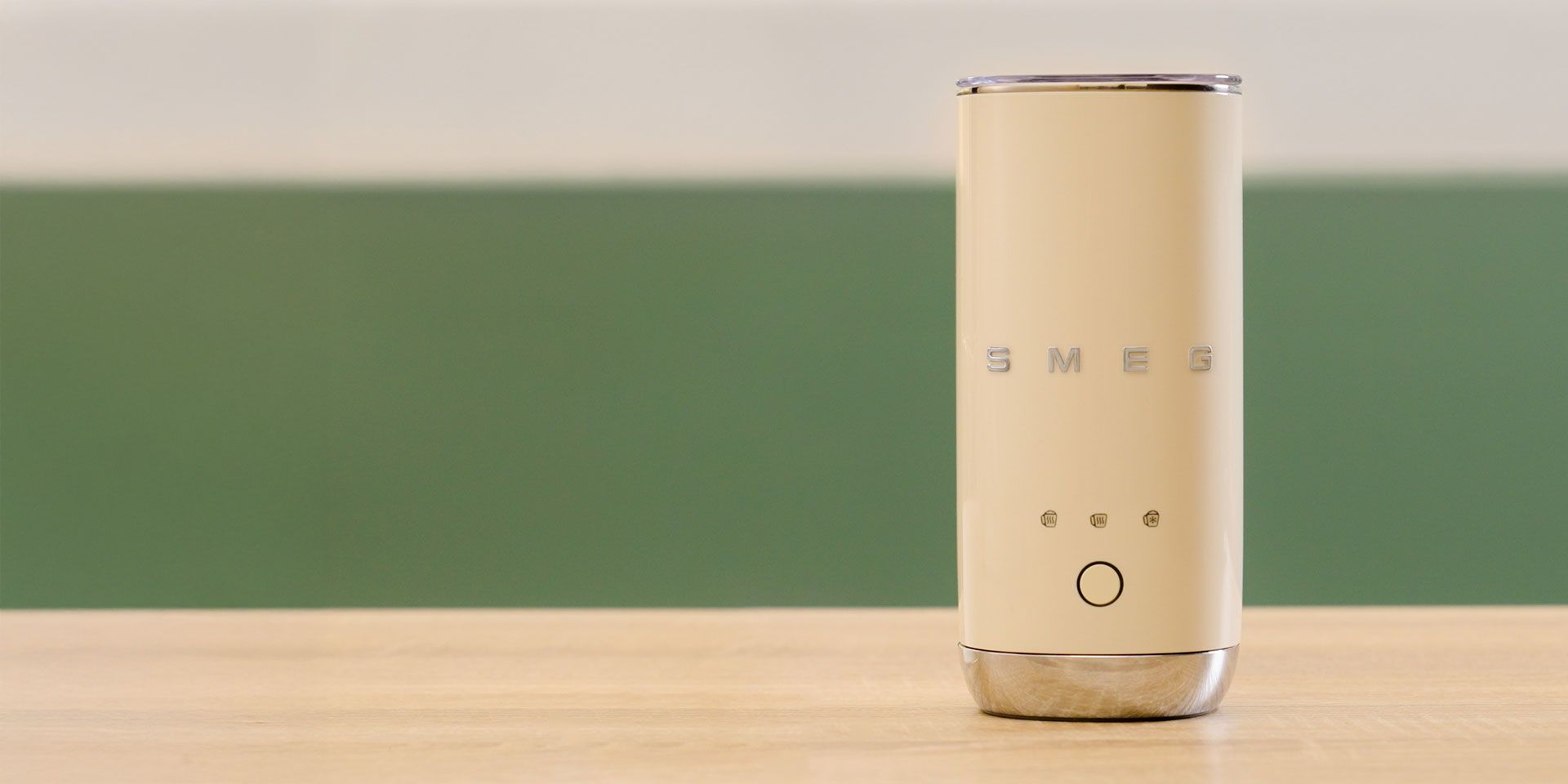 Smeg's Mini Milk Frother: Mini but Mighty