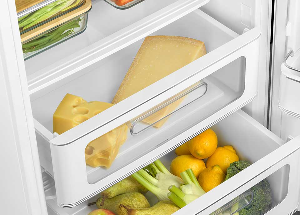 Smeg FAB28 fridge with lifeplus drawer