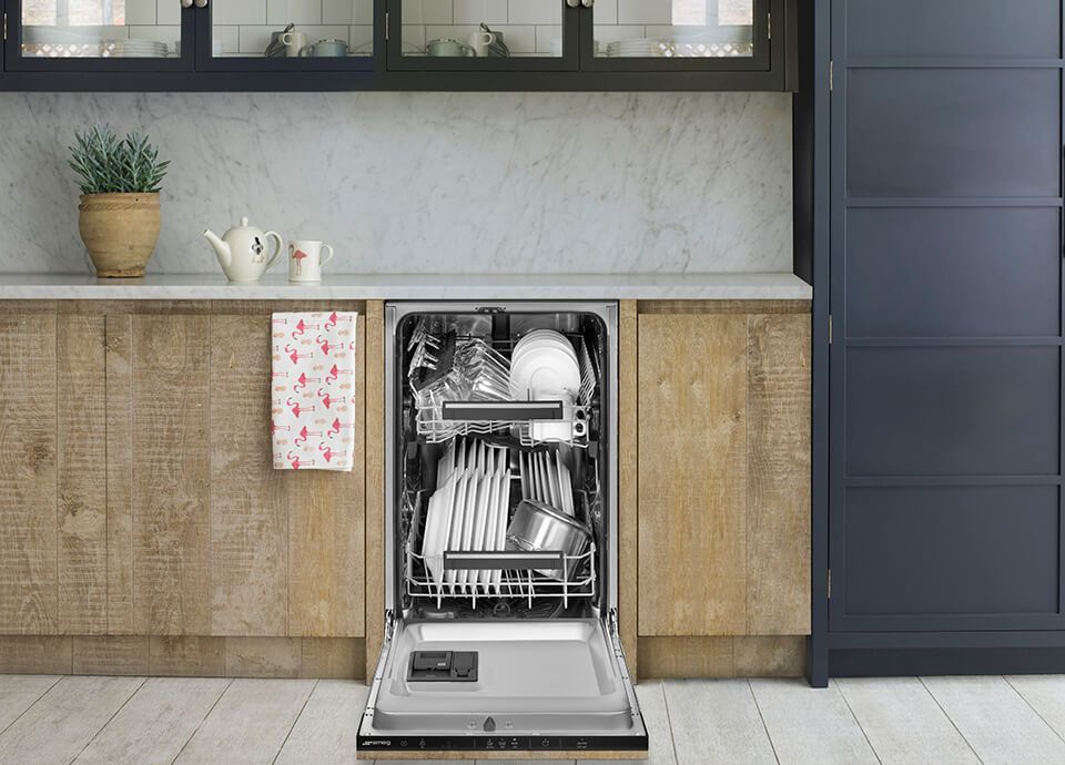 All the Cleaning Power in a Slim Package: The 45cm Smeg Dishwasher