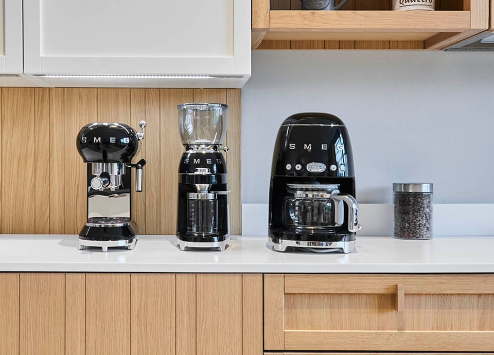 Smeg coffee grinders, the perfect accessory
