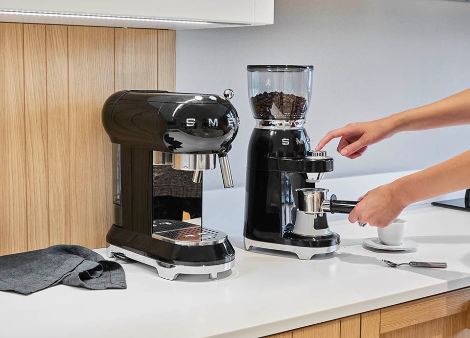 Smeg coffee grinders, the perfect accessory