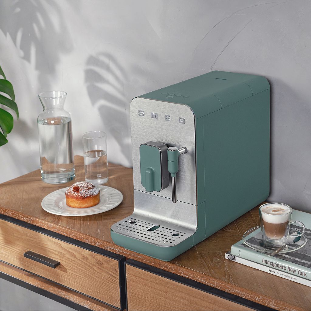 opération commerciale café lavazza machine à café broyeur à café smeg