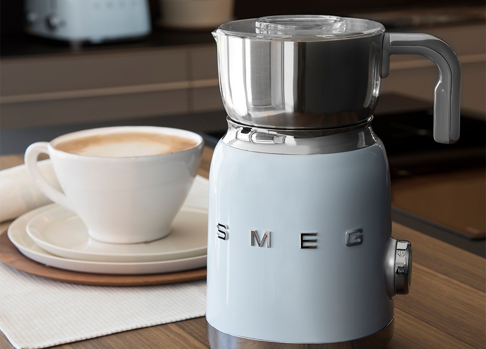 Smeg MFF01 retro milk frothers, the perfect accessory for any coffee