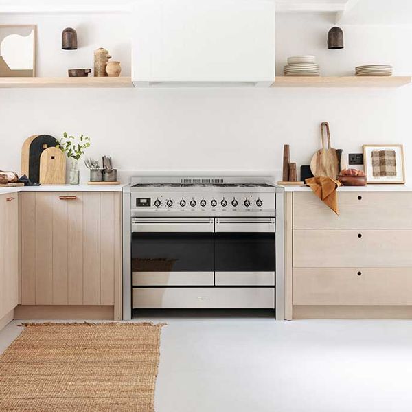 100cm wide Smeg Opera Cooker with gas hob