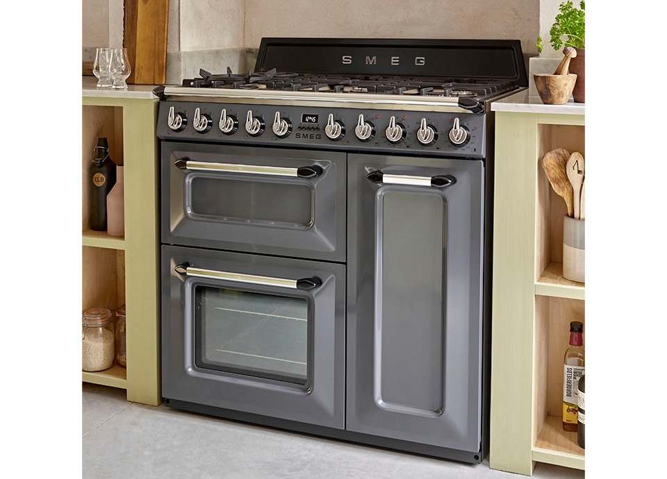 Piano de cuisson Victoria 90cm four électrique multifonction 129l / 5  foyers induction Crème - SMEG Elite Réf. TR90IP2