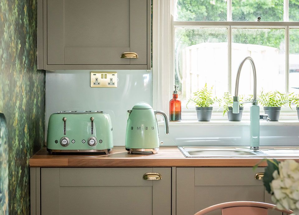 Smeg retro toaster and kettle