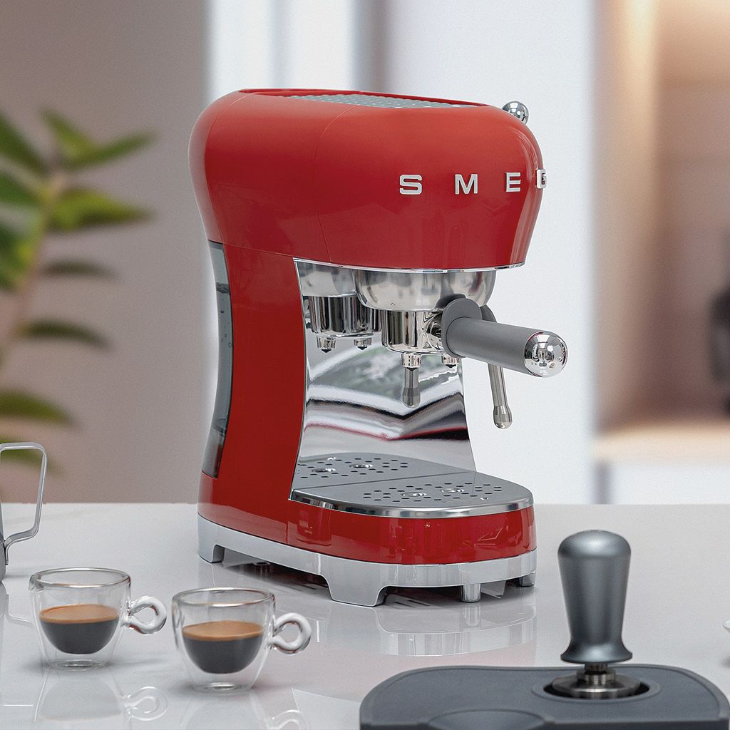 Smeg retro ECF02 espresso coffee machine promotion with save €100