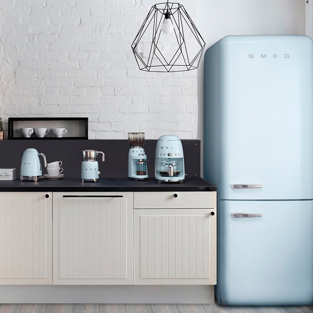 Smeg Mini Fridge, TV & Home Appliances, Kitchen Appliances