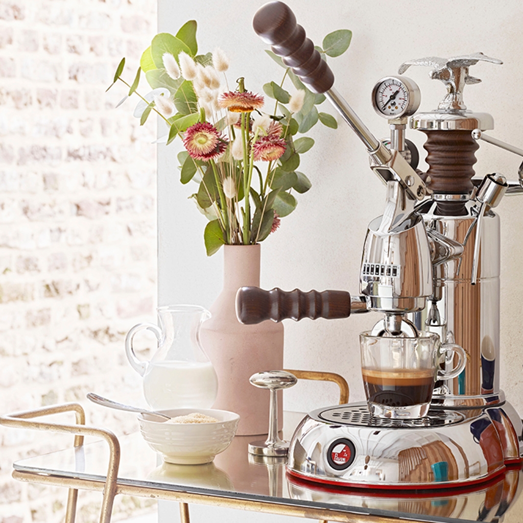 La Pavoni, as máquinas de café que deram nome ao "expresso"