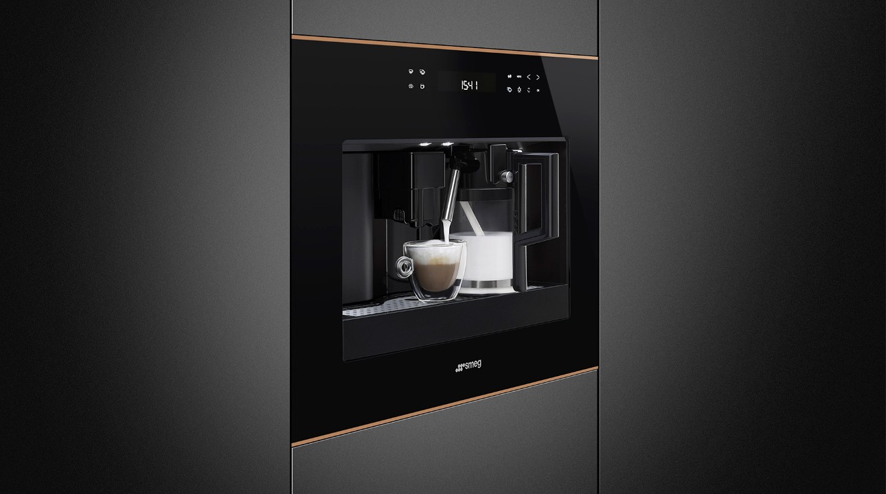 Einbau-Kaffeevollautomaten der Serie Dolce Stil Novo von Smeg