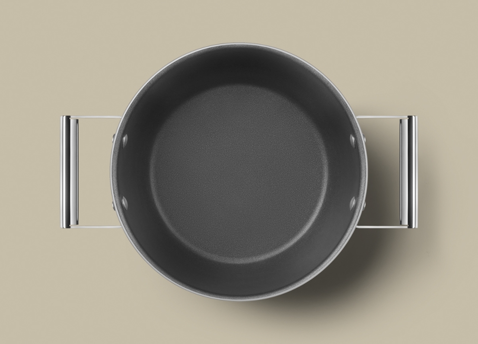 Small appliances Cookware line