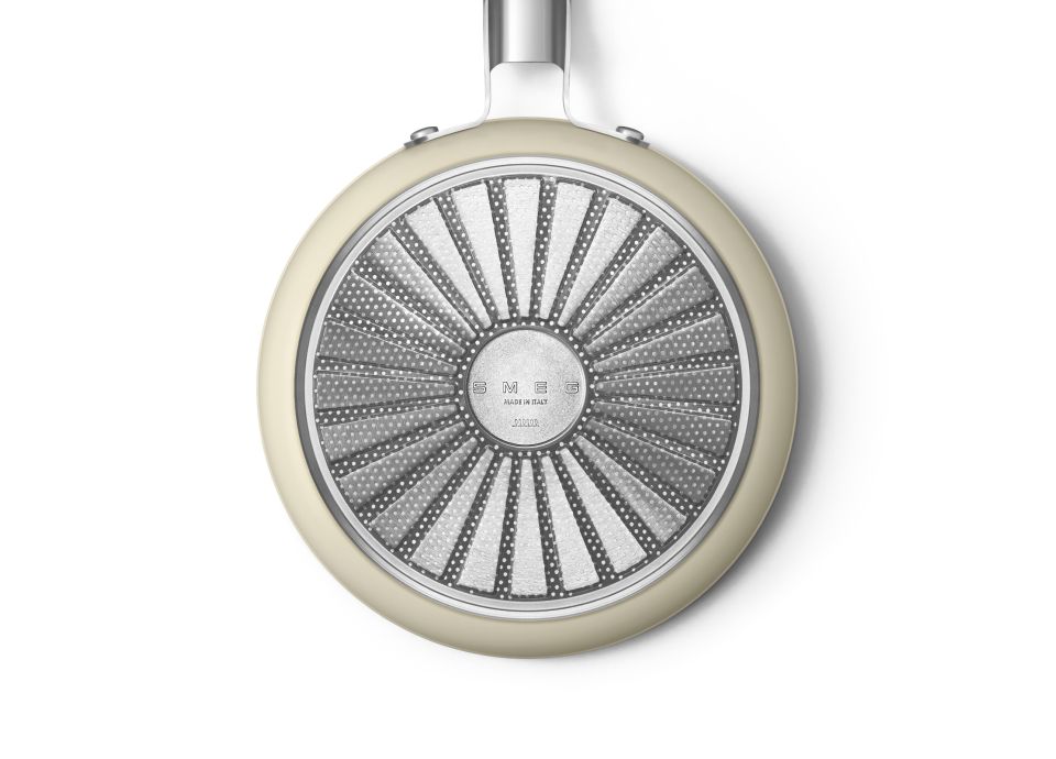 Patented base Patented base for superior heat distribution