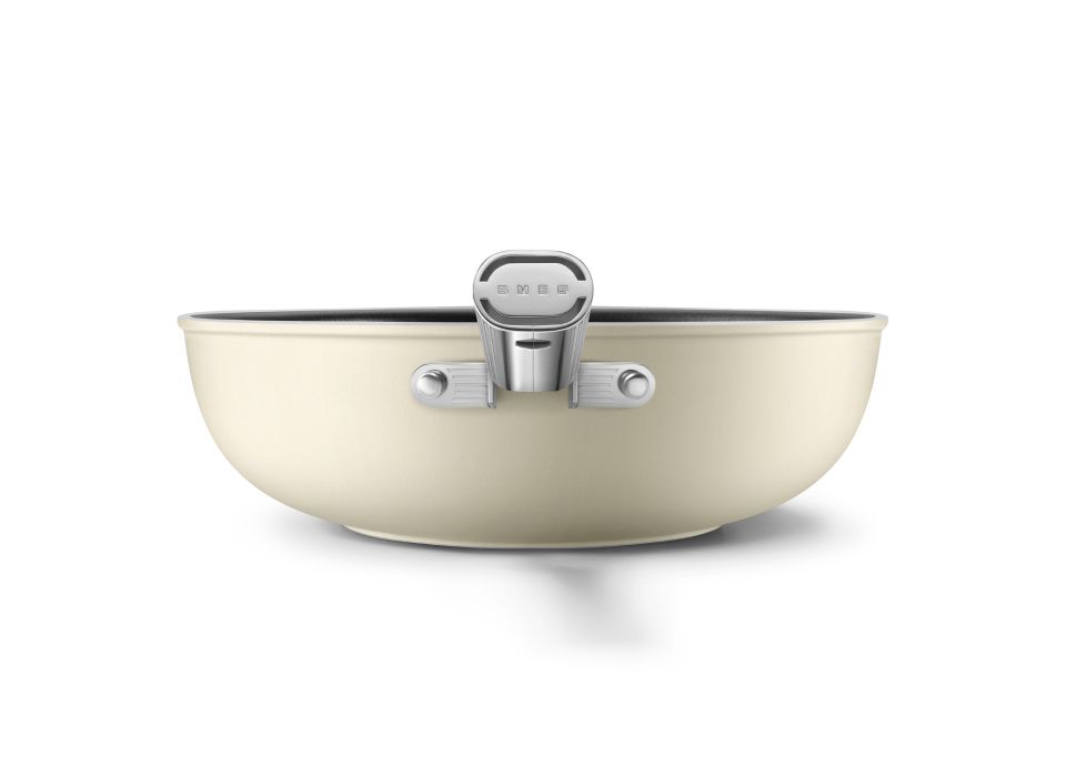 Premium handles and lids Premium handles and lids, built to last