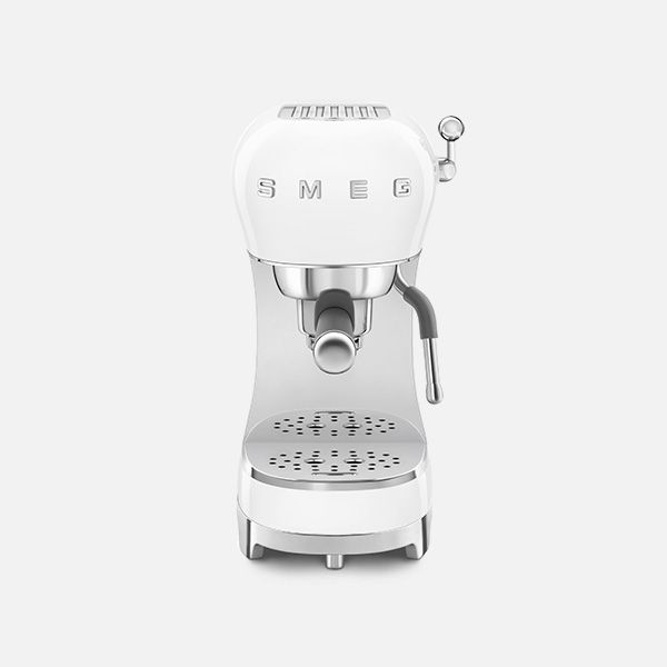 Macchine da caffè espresso Smeg Macchine da caffè espresso Smeg di colore bianco vista frontale