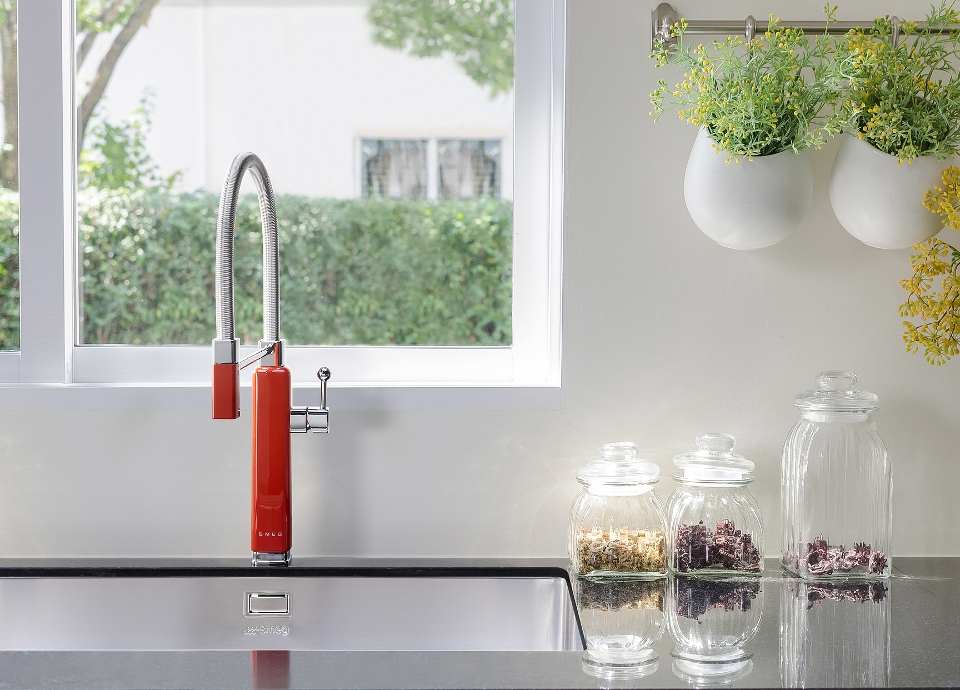 Grifos Smeg Tecnolog a con estilo