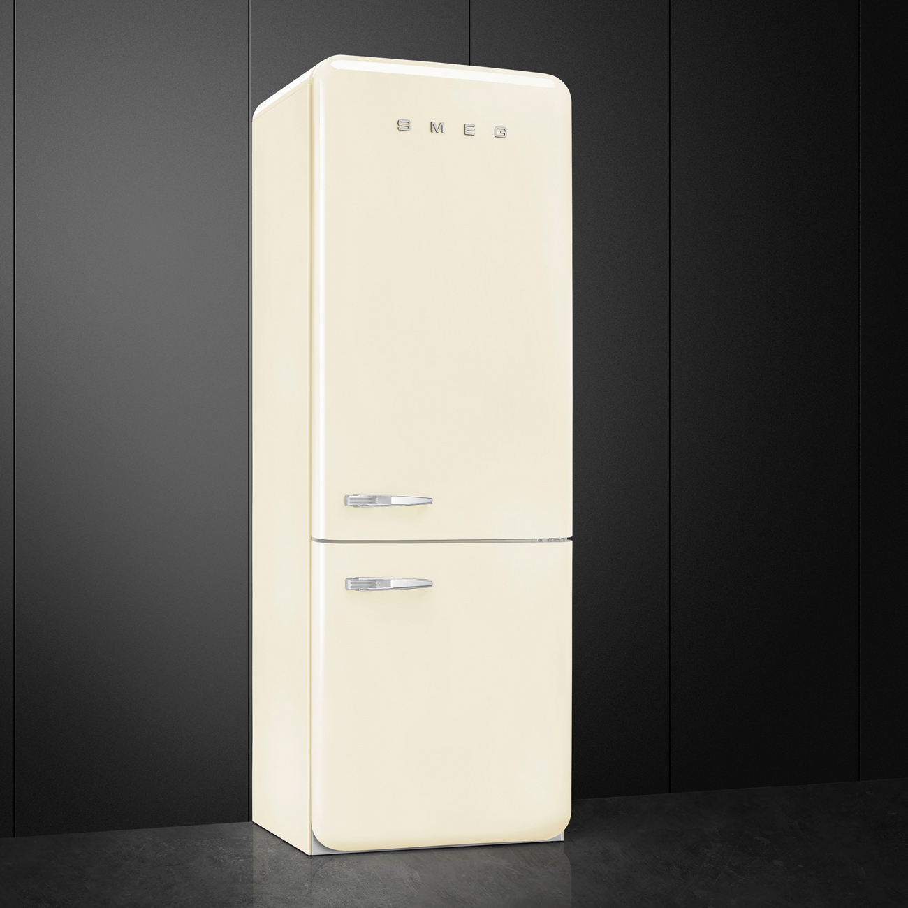 Major appliances Refrigerators