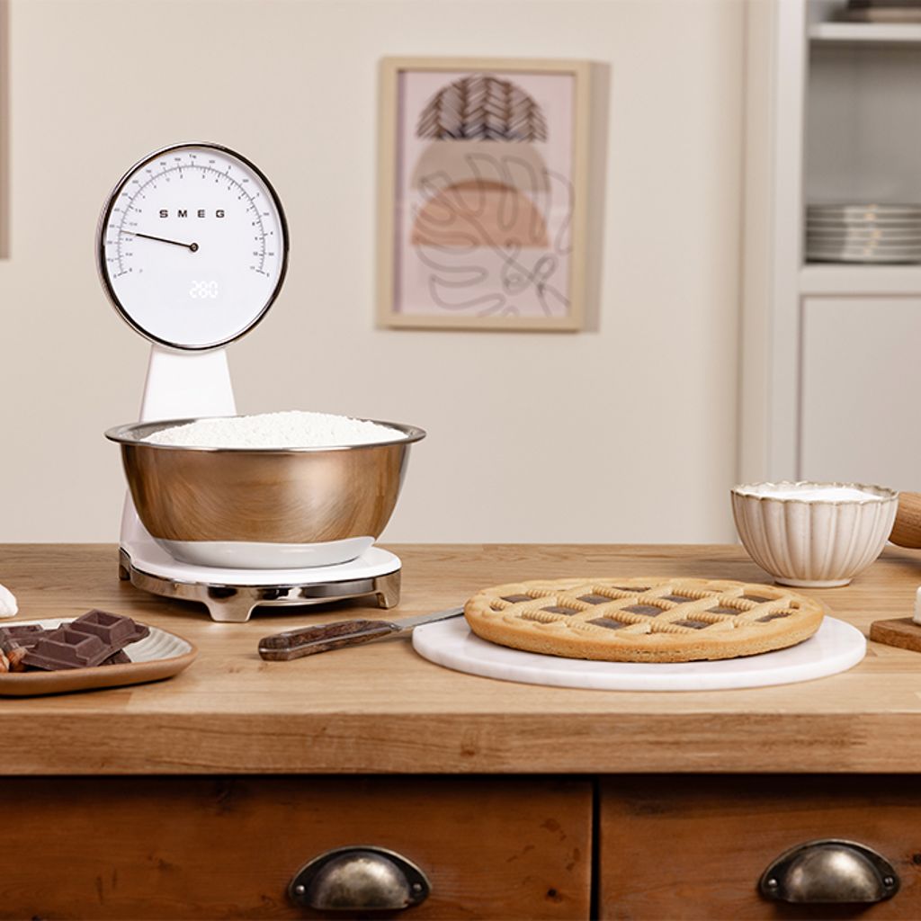 La précision au service de vos recettes avec la balance de cuisine vintage SMEG