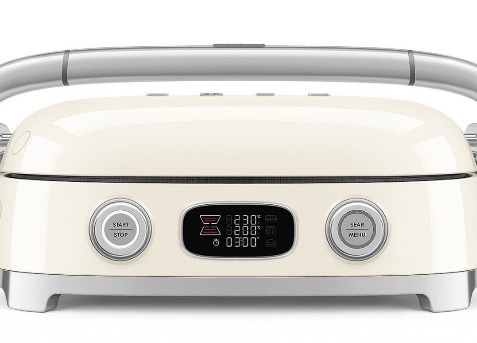 Plano aproximado do display LCD da Tostadeira Multiuso Smeg com as definições de temperatura e temporizador.
