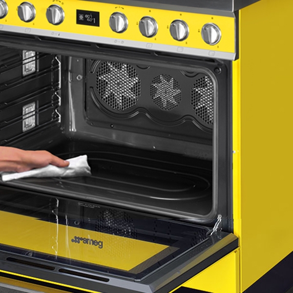 Cookers with pyrolytic ovens