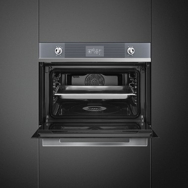 Electric single wall oven smeg top
