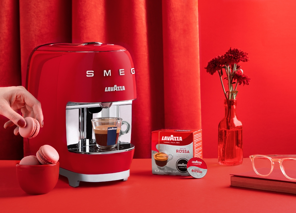 Lavazza A Modo Mio SMEG coffee pod machine Smeguk