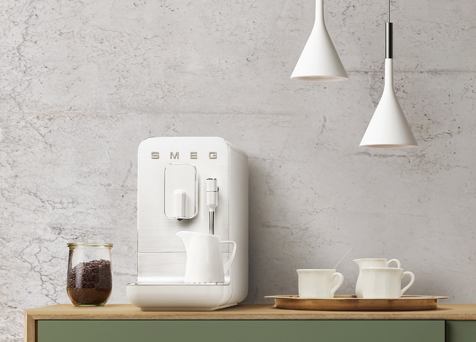 FROM BEAN TO CUP, SMEG’S LATEST COFFEE EXPERIENCE