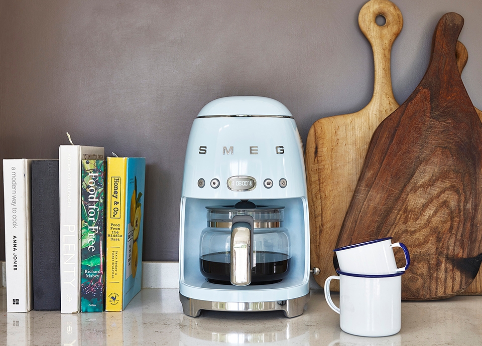 Smeg coffe set appliances for the ultimate at-home coffee experience ...