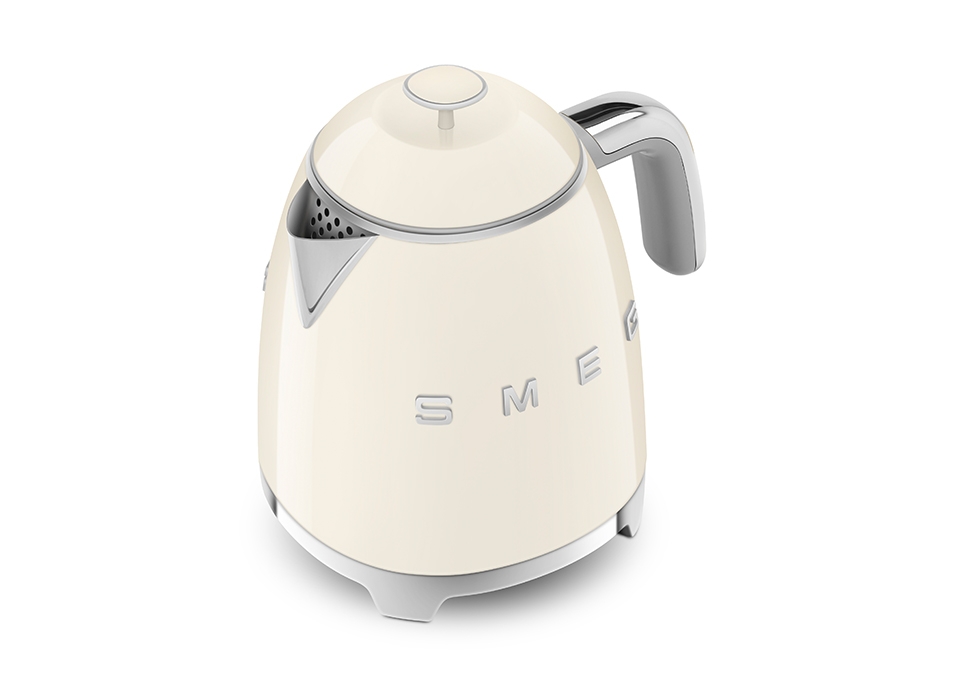 Smeg Black Retro Electric Tea Kettle + Reviews