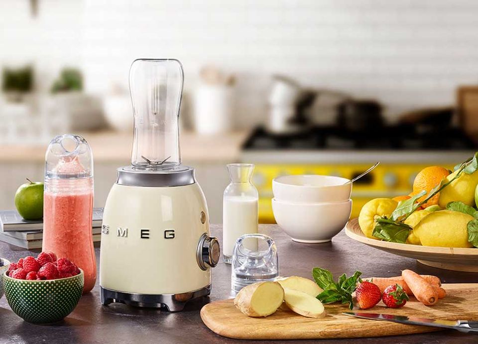 Spremiagrumi elettrico Smeg: scopri gli iconici modelli