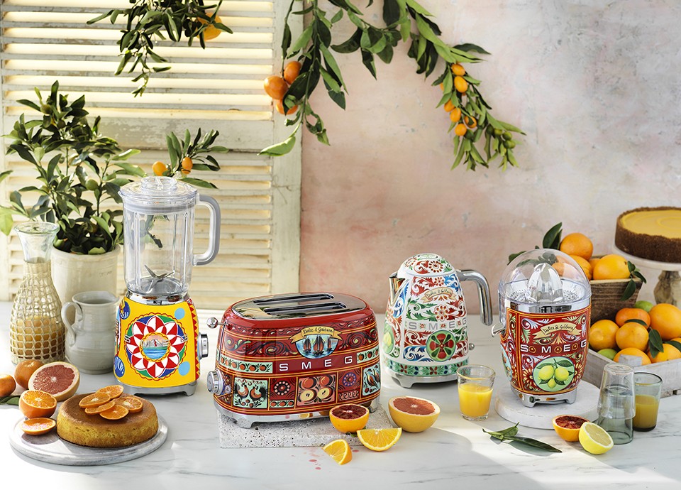 Dolce and gabbana smeg coffee deals machine
