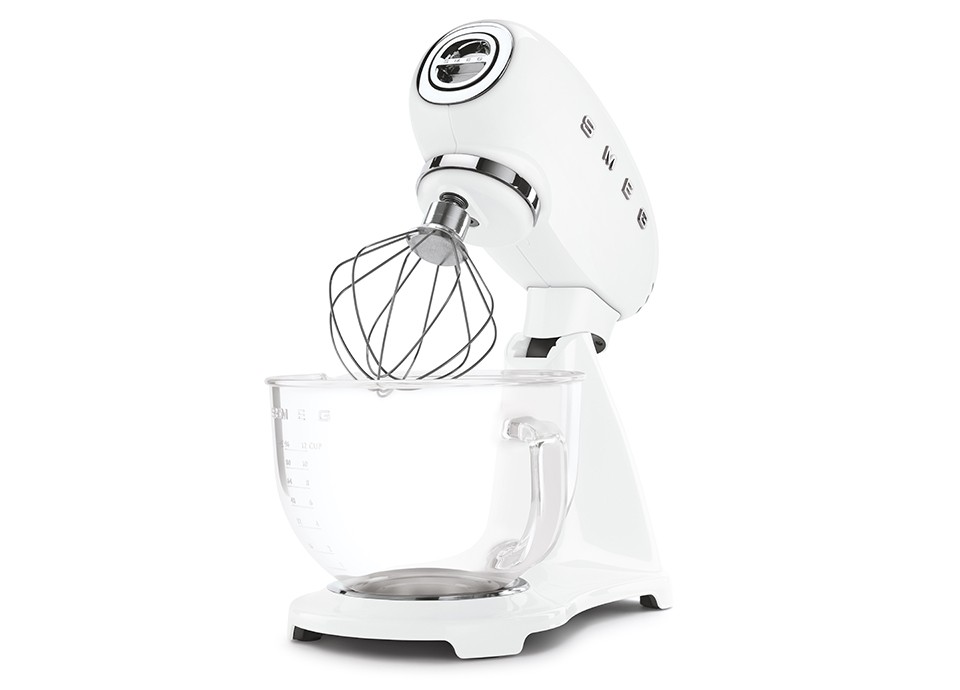 White stand mixer with glass bowl