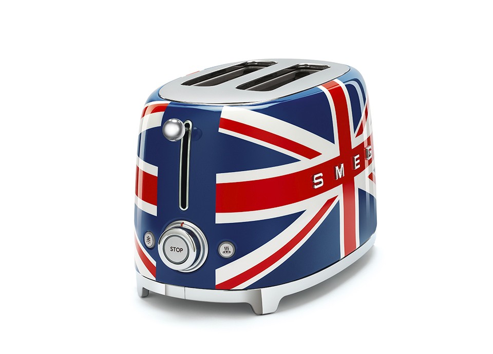 Una tostadora con look británico