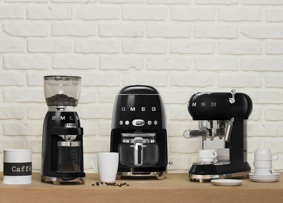 Espresso Coffee Machines | Small Appliances | Smeg New Zealand