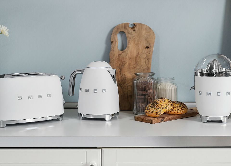 White smeg shop kettle and toaster